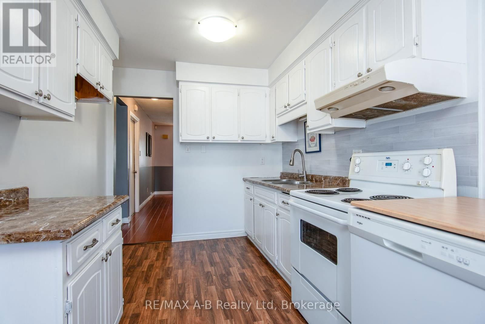 26 DICKENS PLACE Image 23
