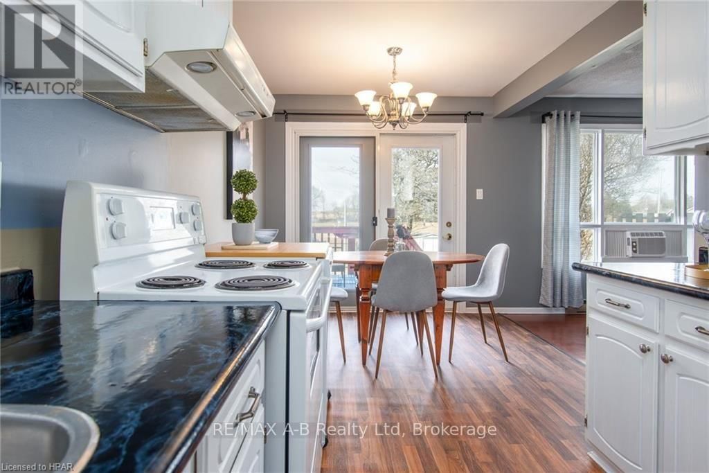 26 DICKENS PLACE Image 25