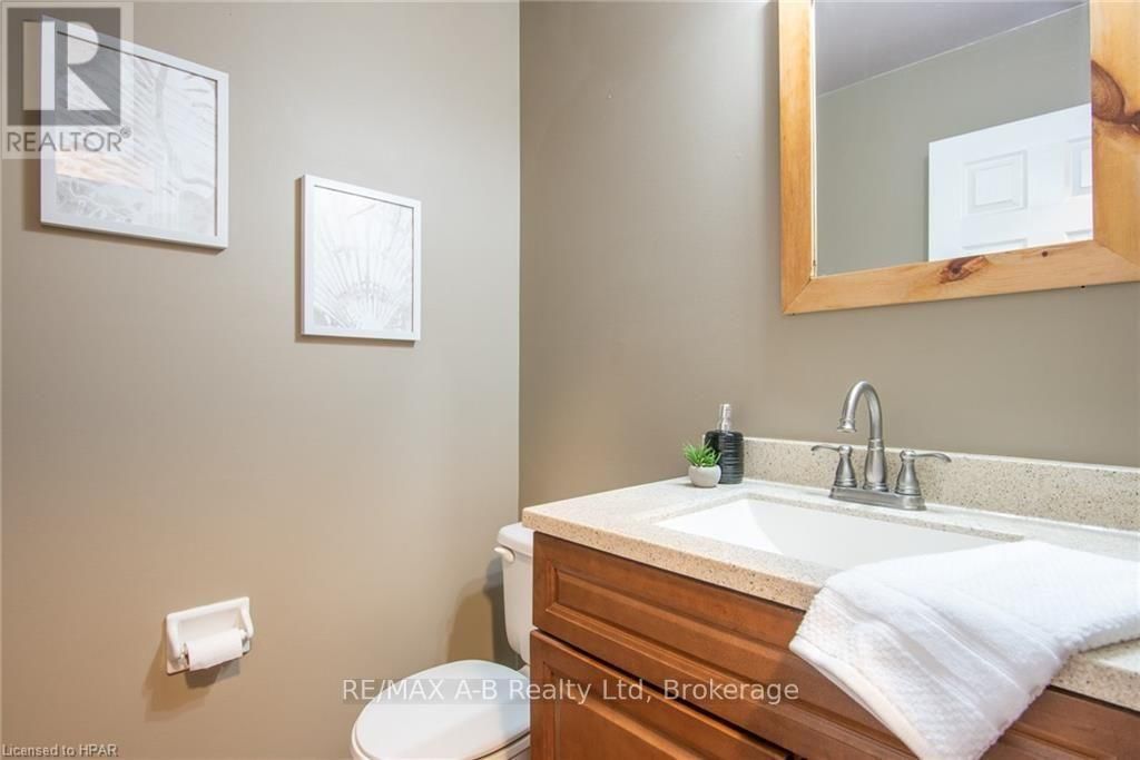 26 DICKENS PLACE Image 26