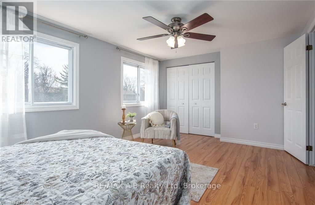 26 DICKENS PLACE Image 28