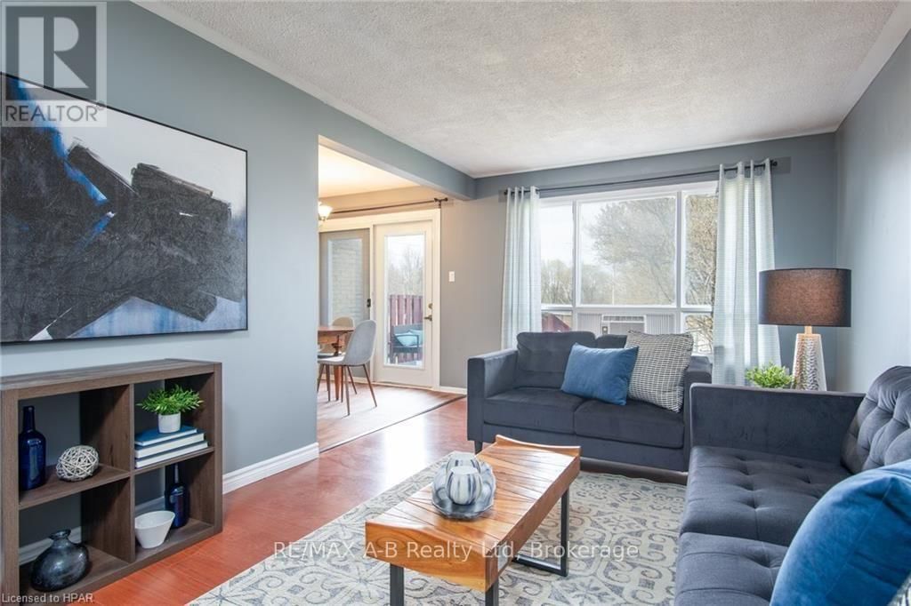 26 DICKENS PLACE Image 3