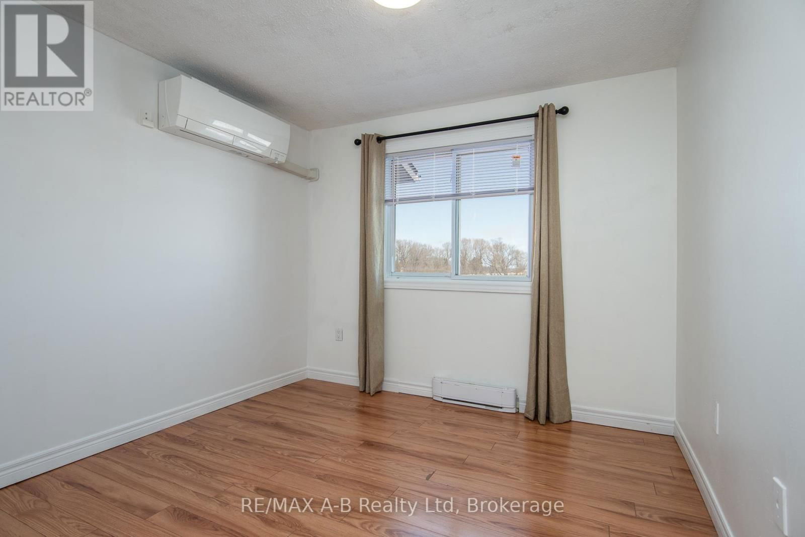 26 DICKENS PLACE Image 30