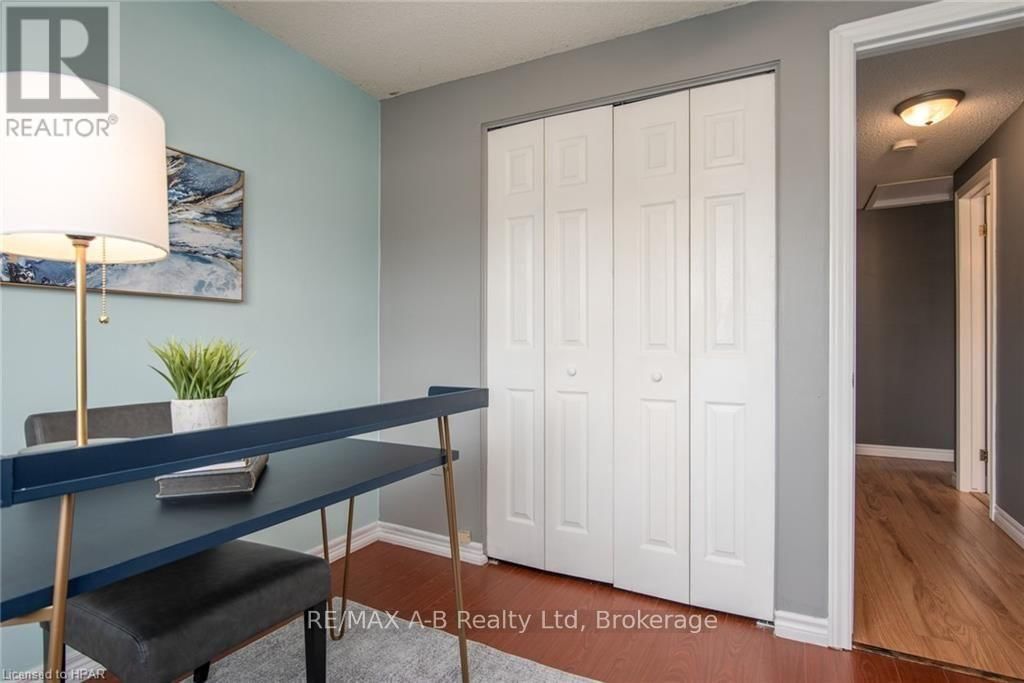 26 DICKENS PLACE Image 33