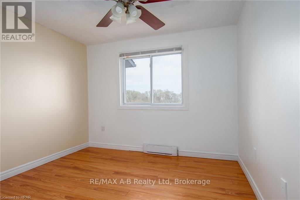 26 DICKENS PLACE Image 34