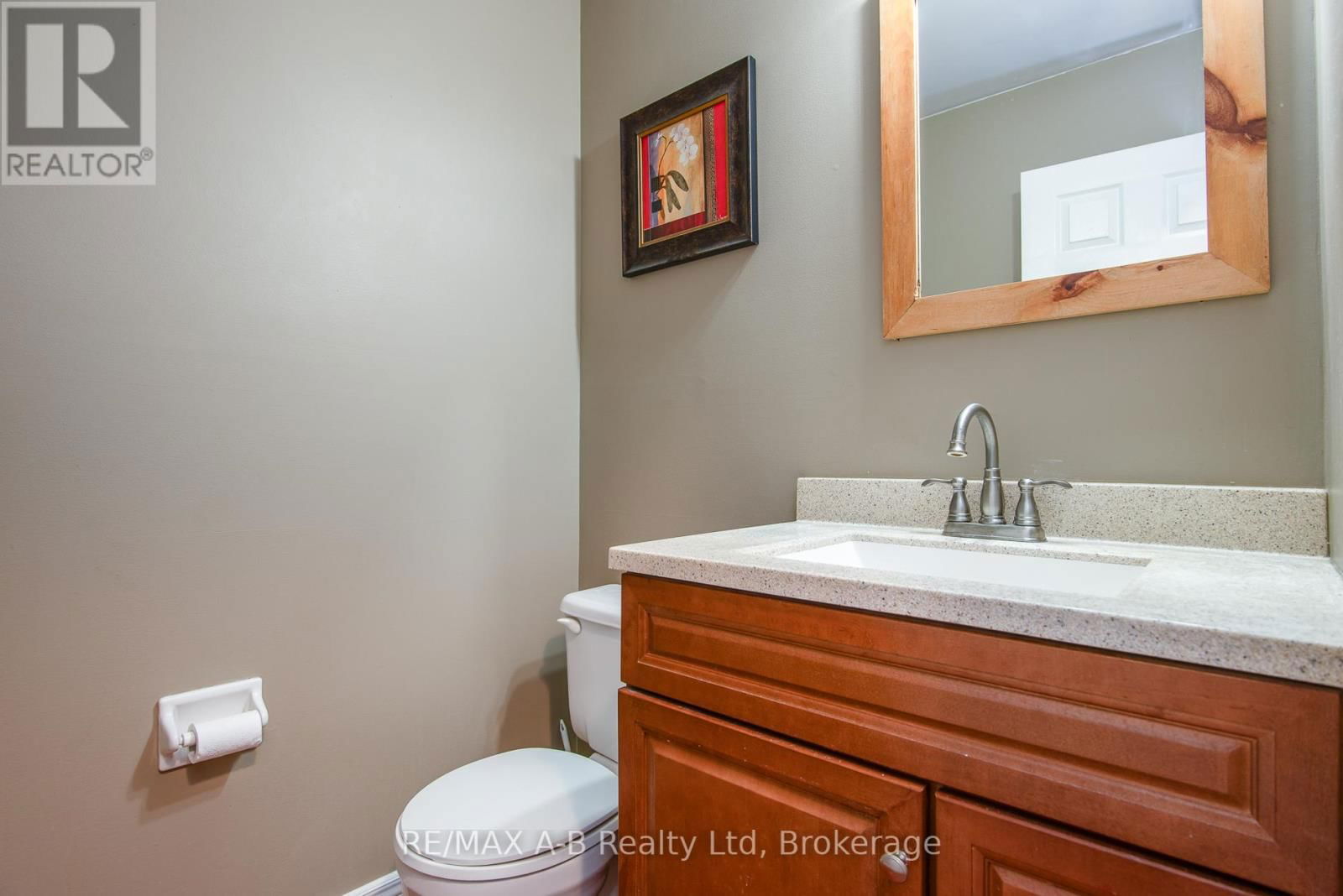 26 DICKENS PLACE Image 38