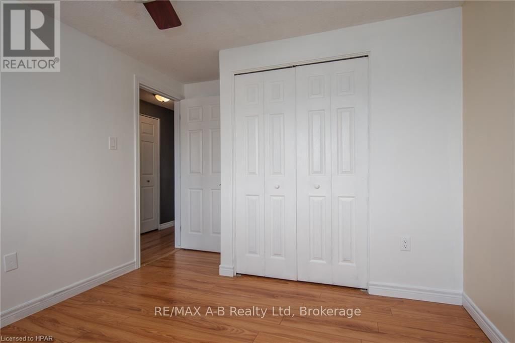 26 DICKENS PLACE Image 39