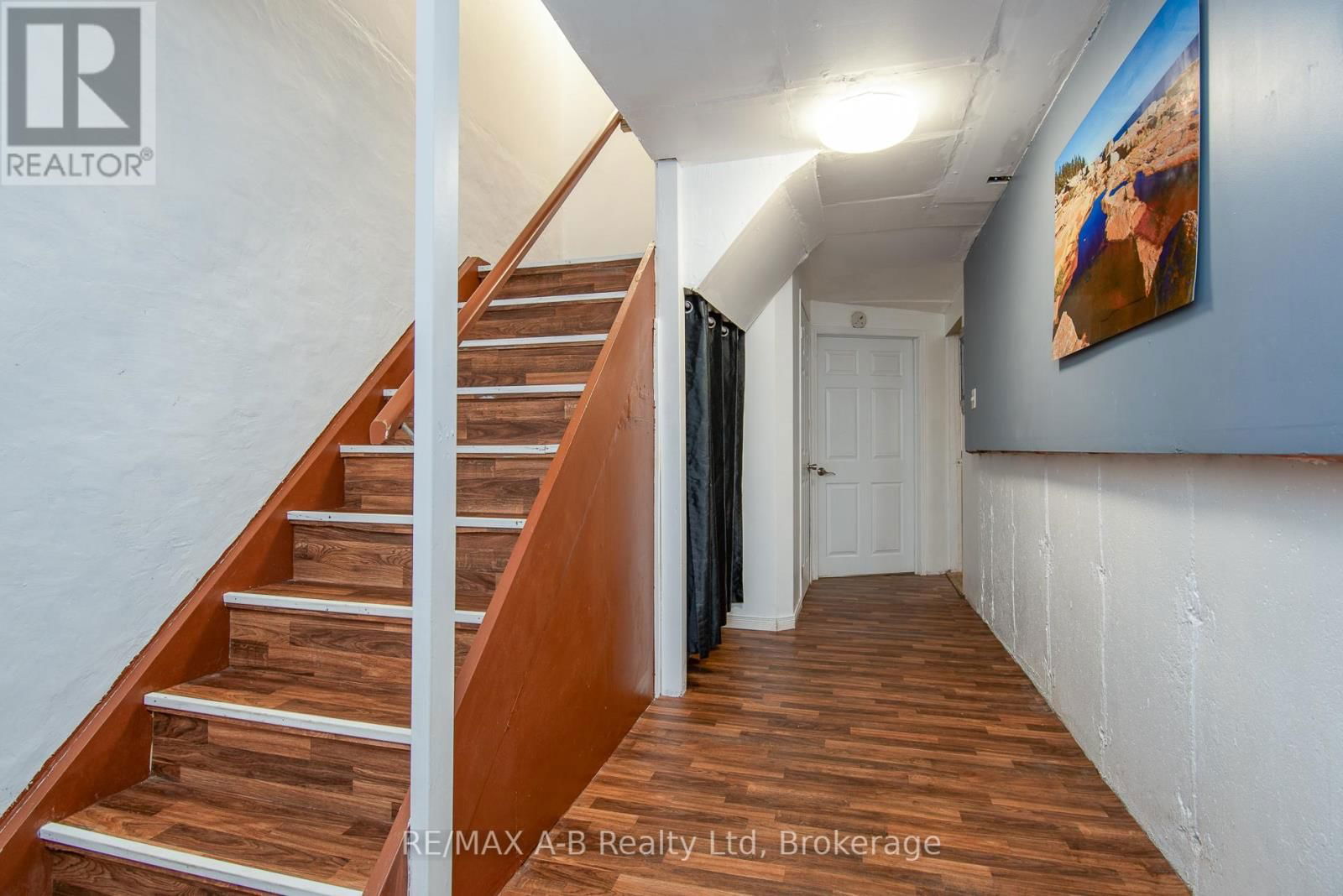 26 DICKENS PLACE Image 40