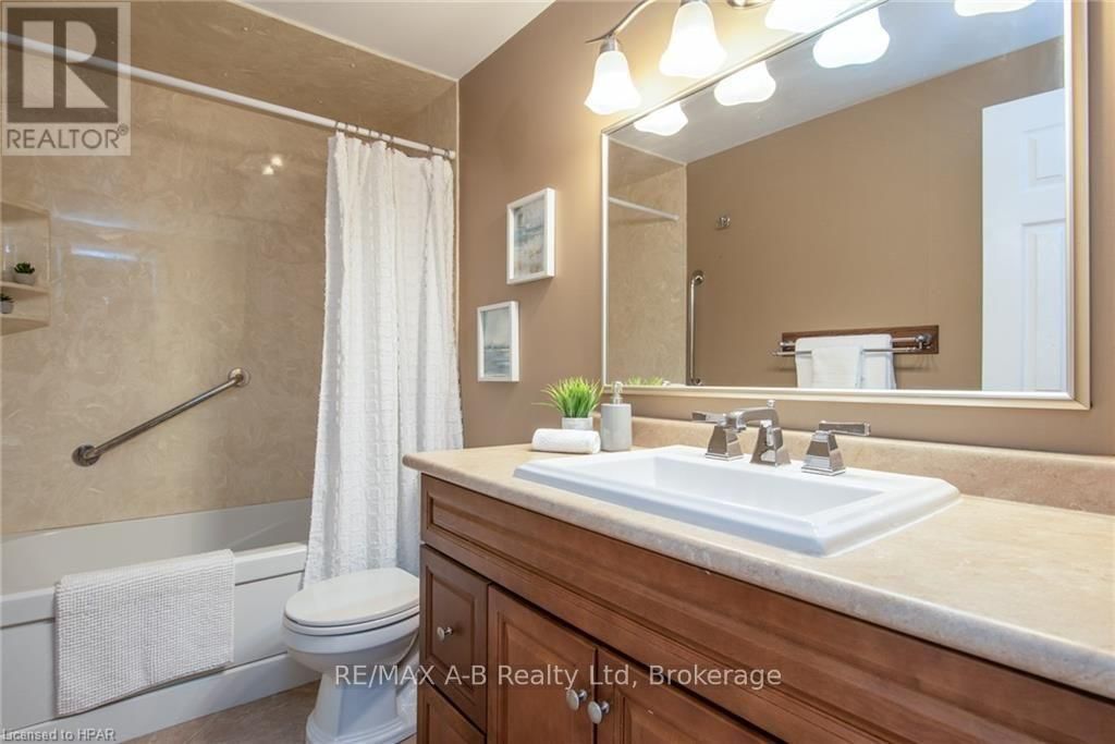 26 DICKENS PLACE Image 41
