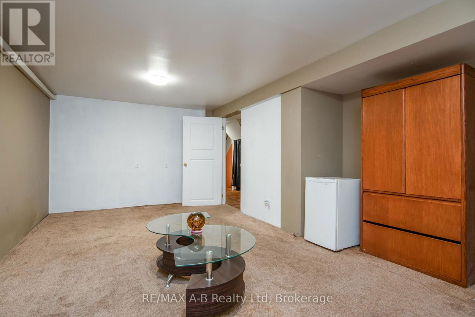 26 DICKENS PLACE Image 45