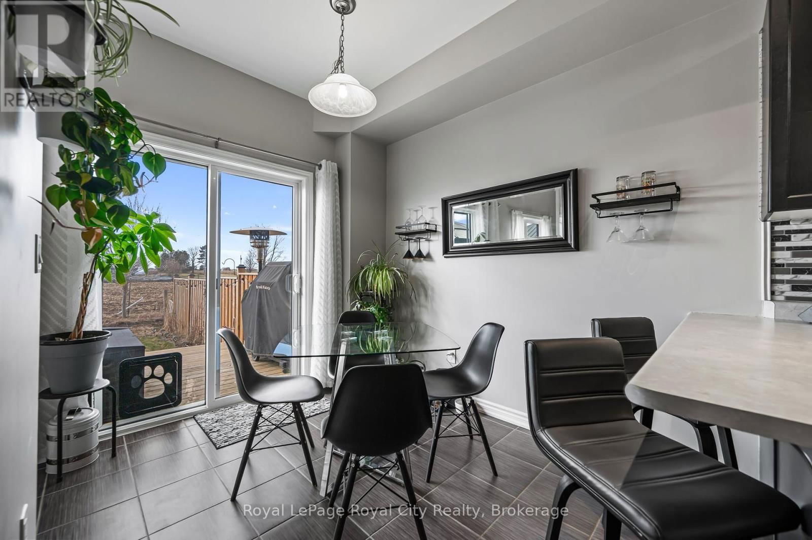 23 COURTNEY STREET Image 13