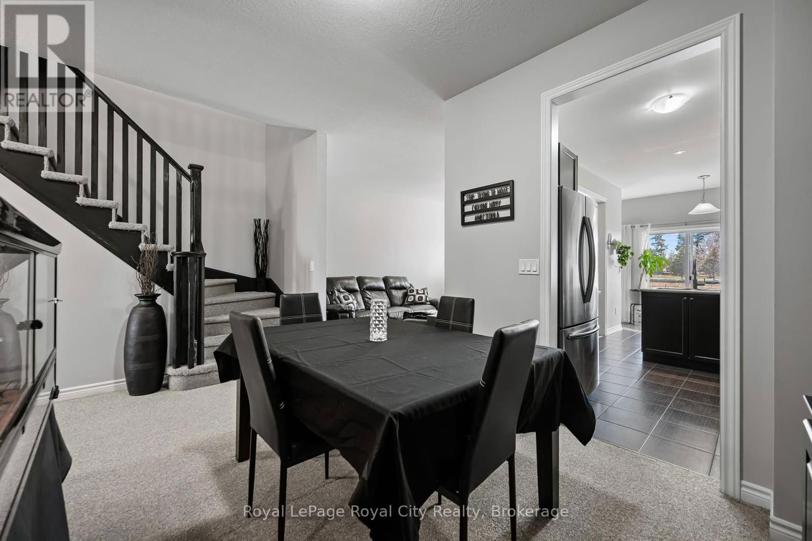 23 COURTNEY STREET Image 16