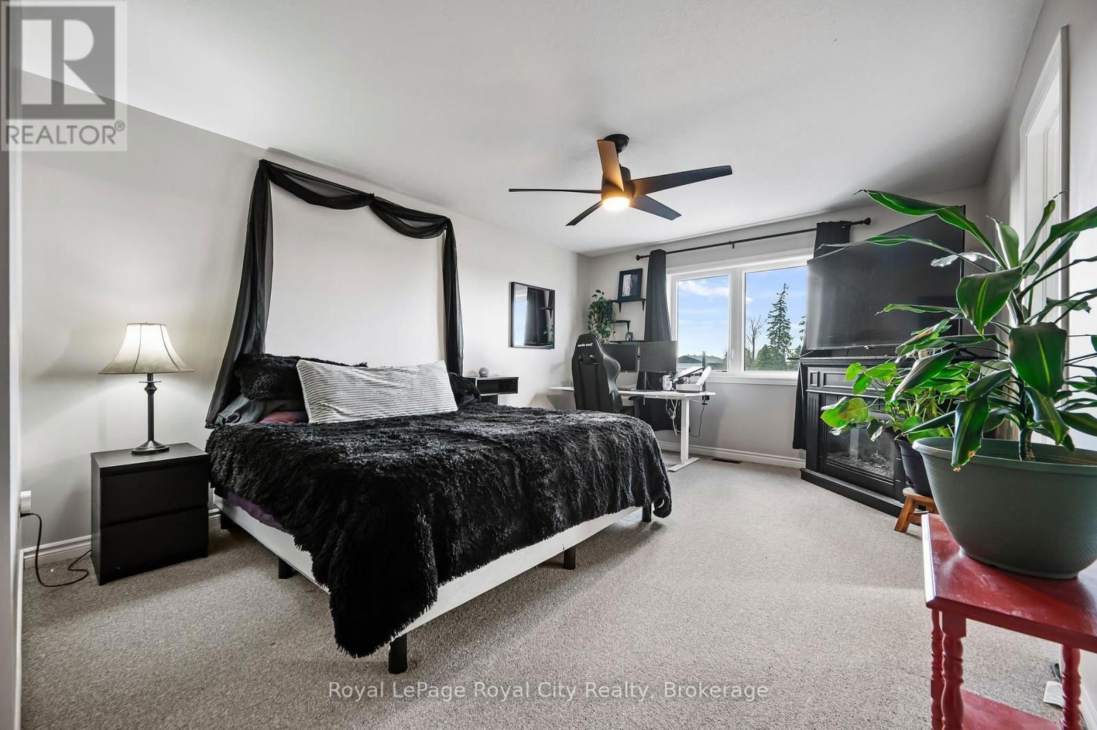 23 COURTNEY STREET Image 18