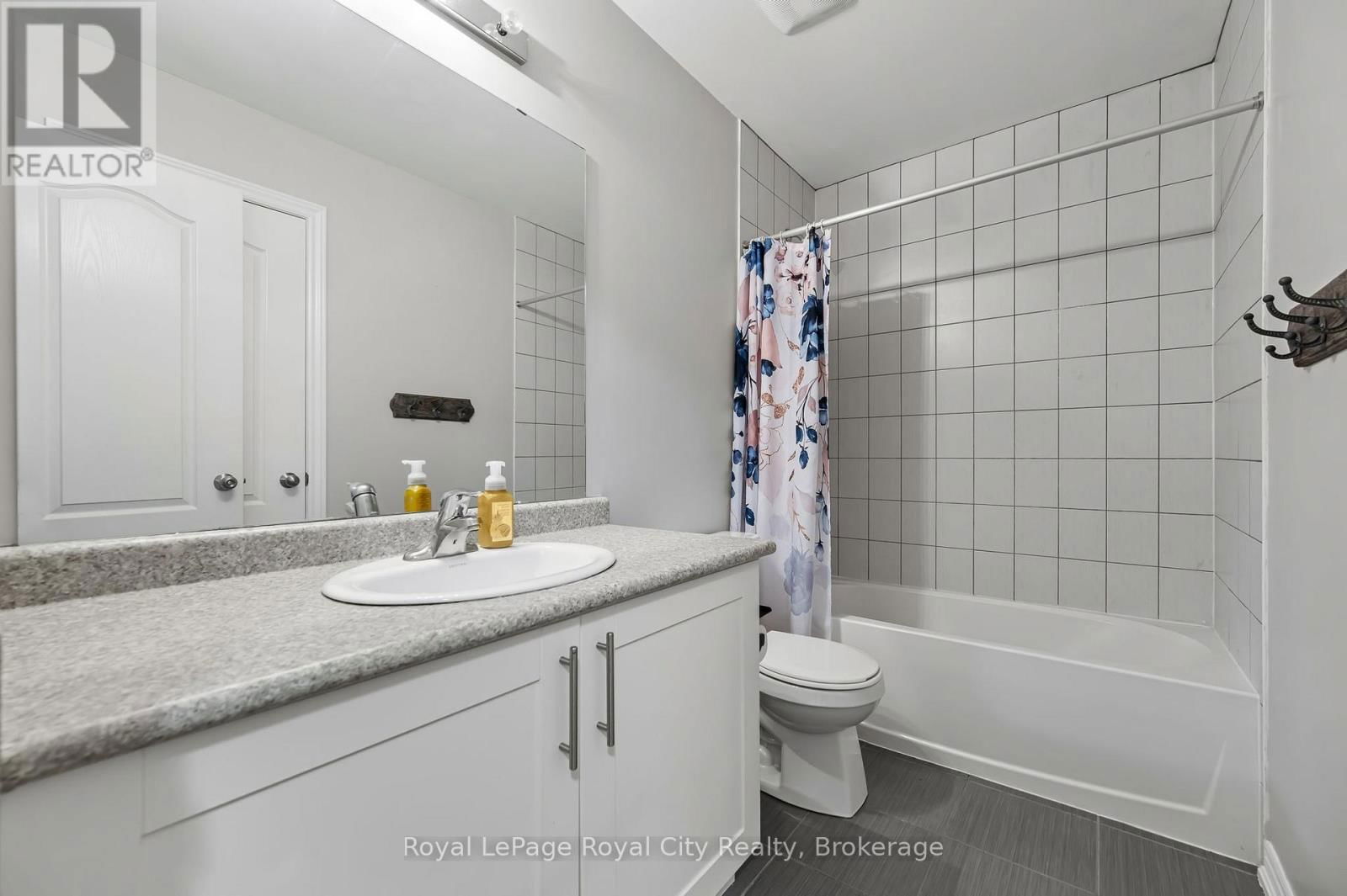 23 COURTNEY STREET Image 25