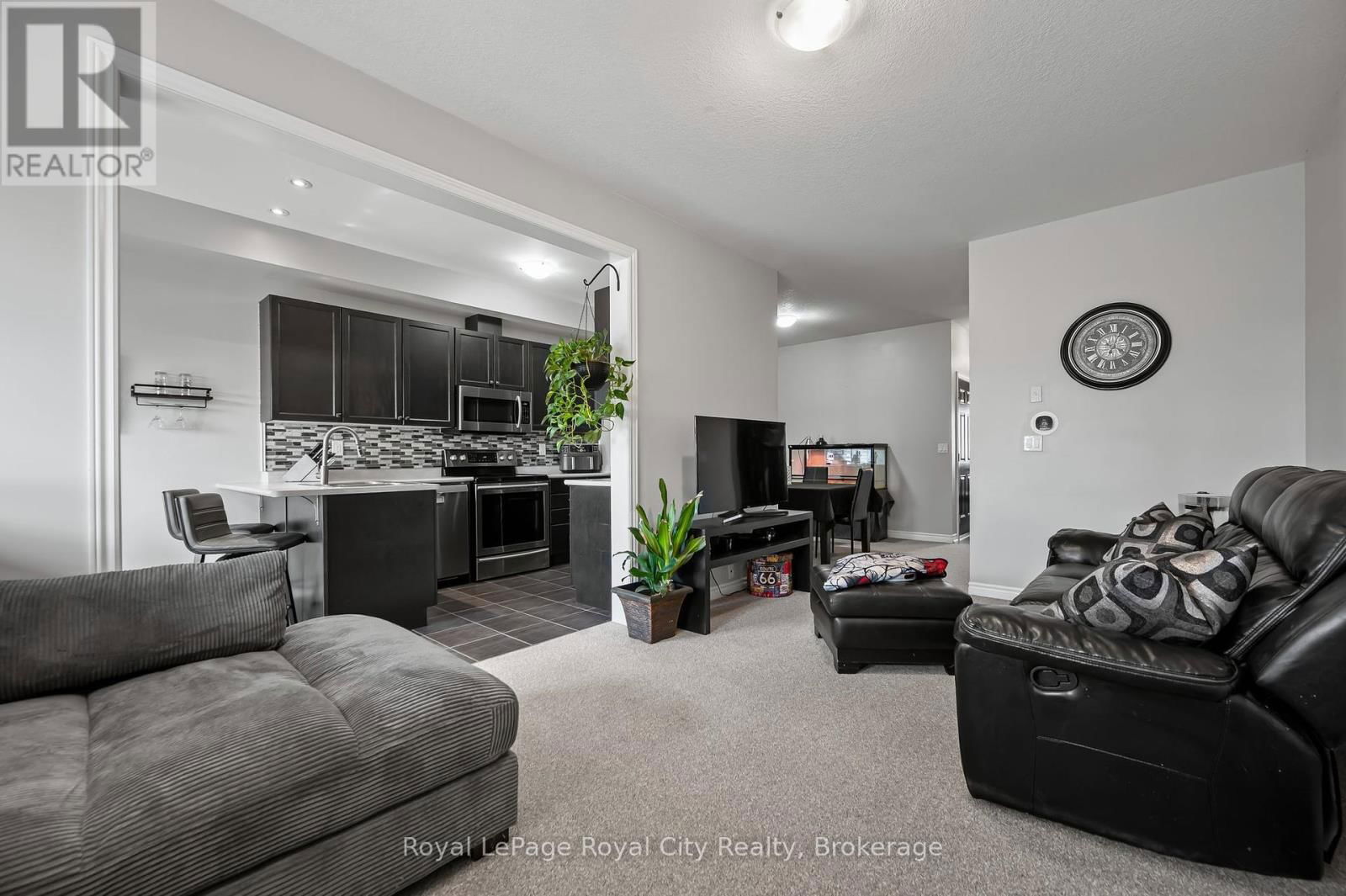 23 COURTNEY STREET Image 5