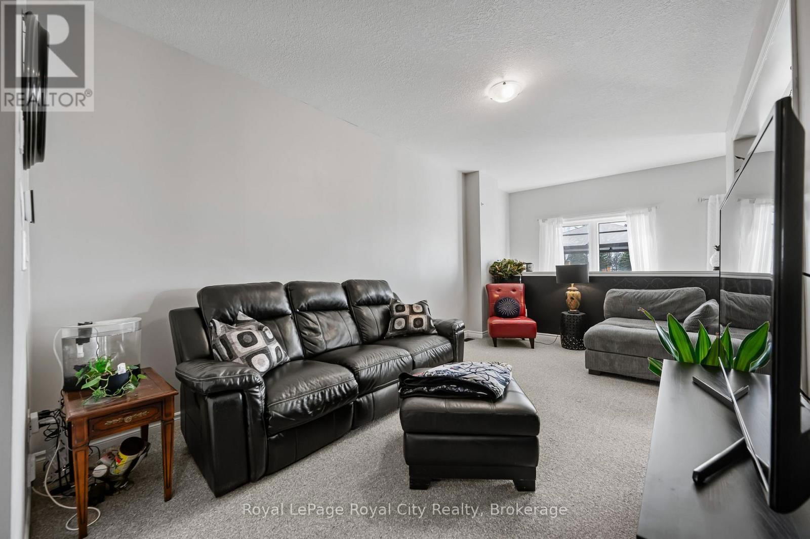 23 COURTNEY STREET Image 6