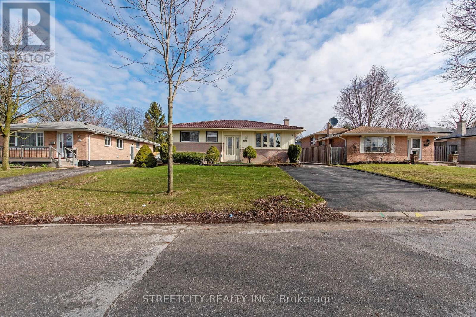 69 ALAYNE CRESCENT Image 1