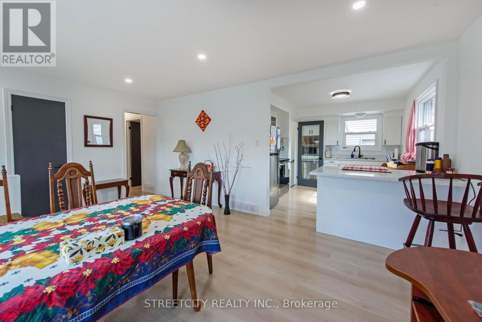 69 ALAYNE CRESCENT Image 10