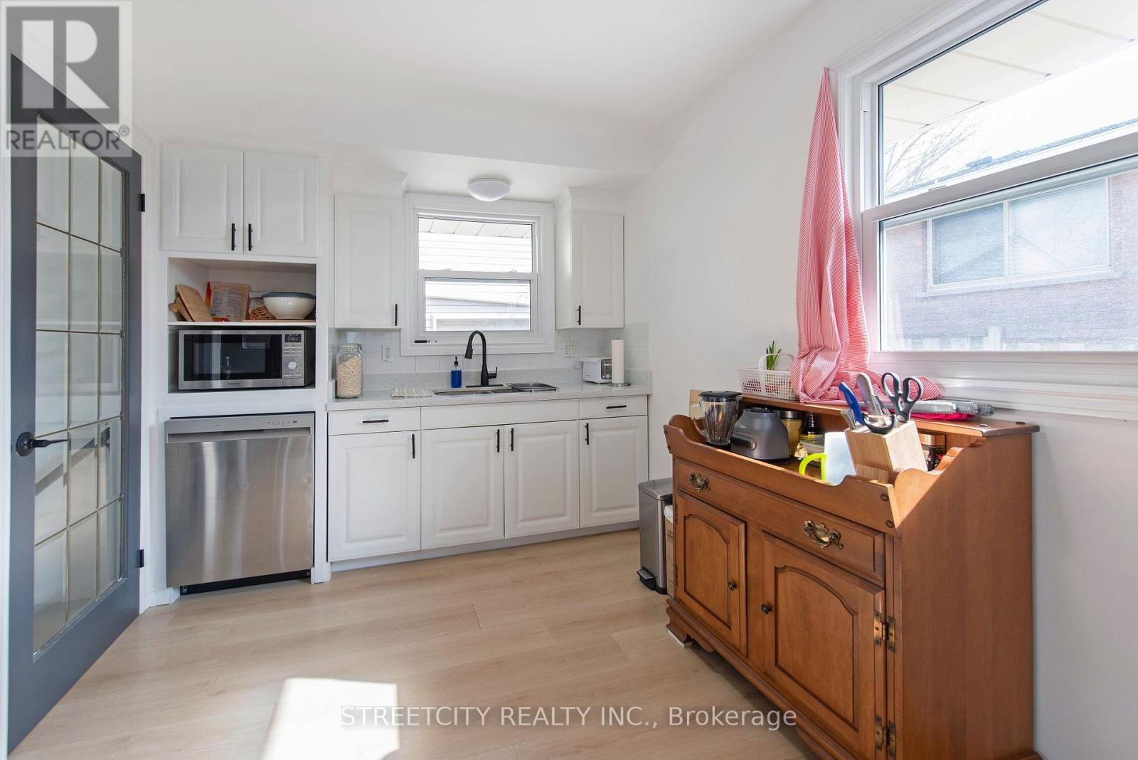 69 ALAYNE CRESCENT Image 12