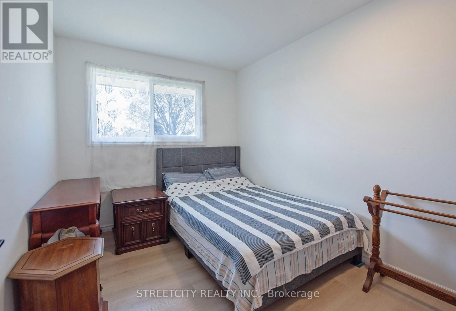 69 ALAYNE CRESCENT Image 18