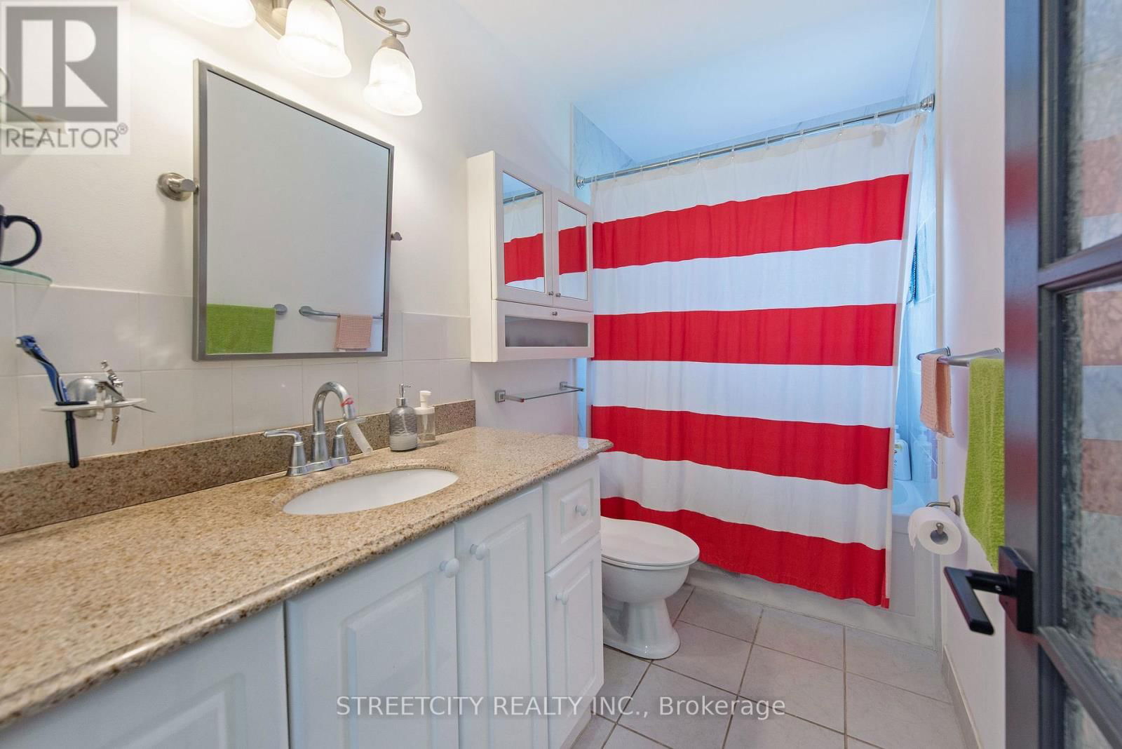 69 ALAYNE CRESCENT Image 22