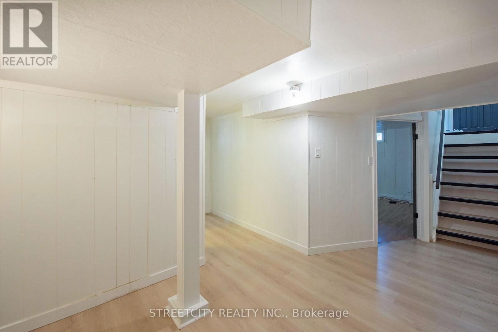 69 ALAYNE CRESCENT Image 24