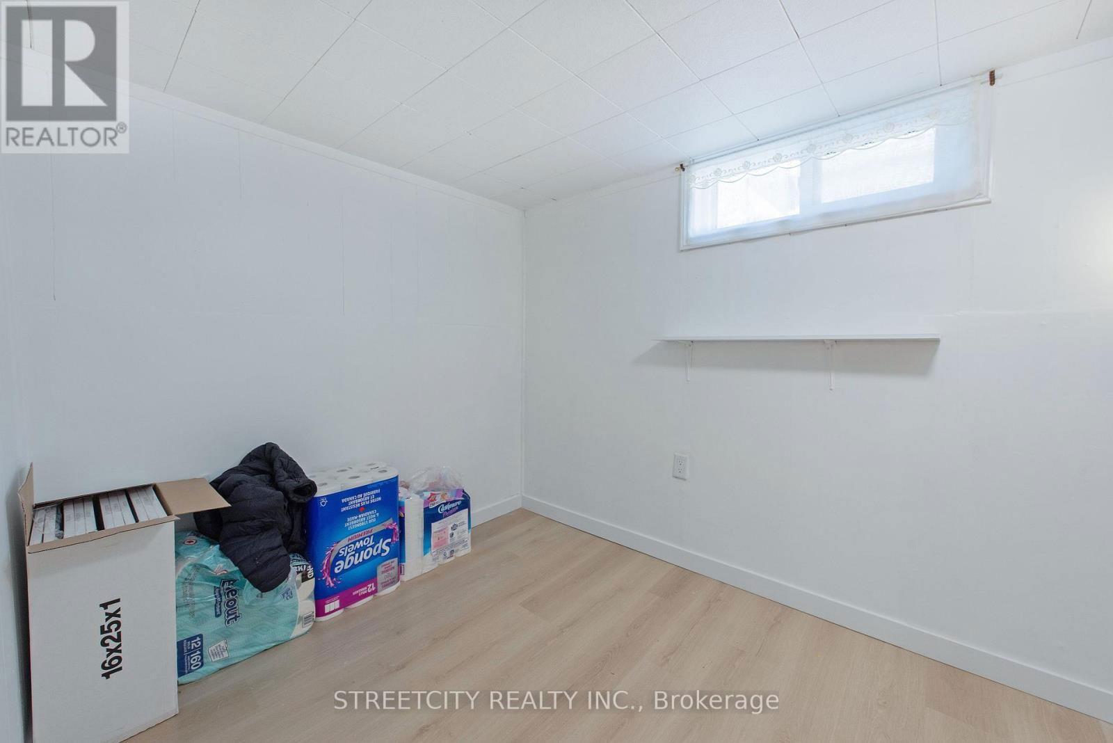 69 ALAYNE CRESCENT Image 28