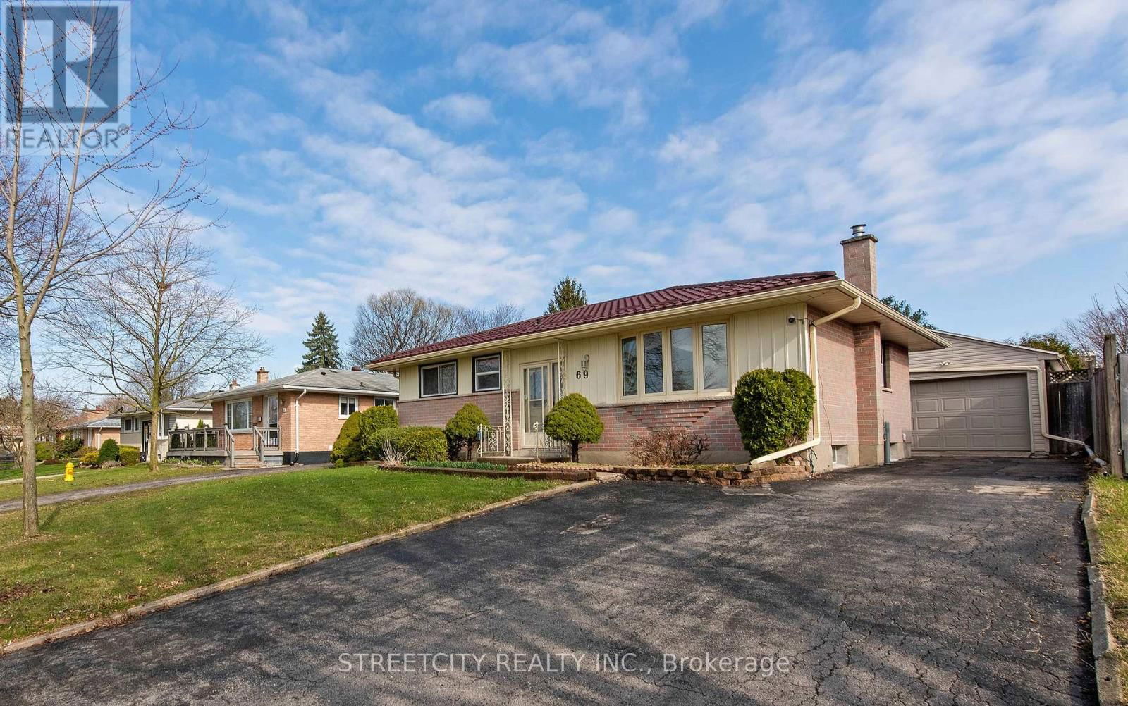 69 ALAYNE CRESCENT Image 3