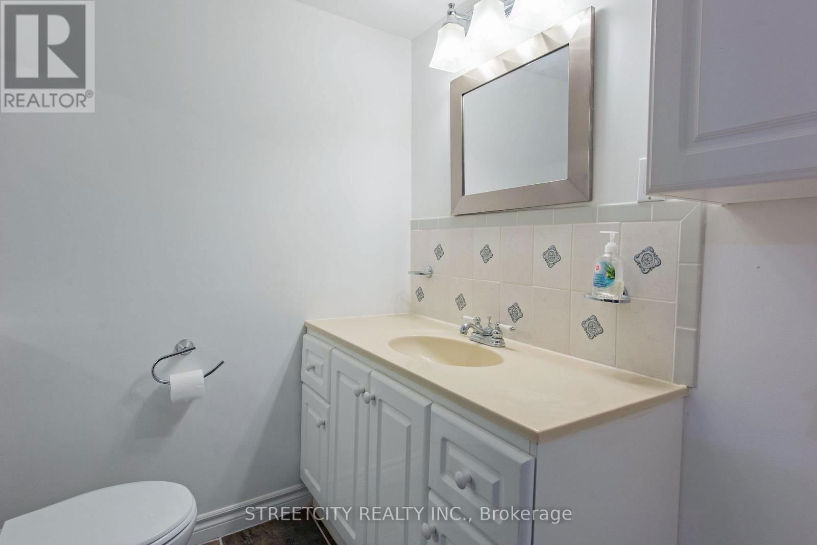 69 ALAYNE CRESCENT Image 31