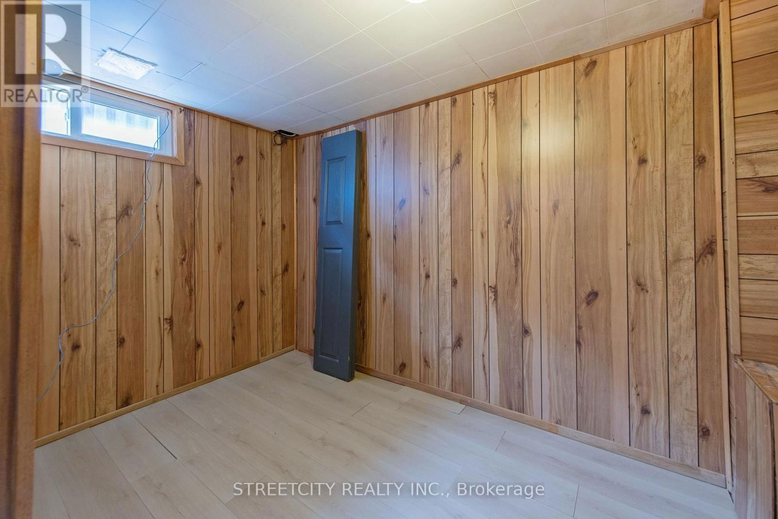69 ALAYNE CRESCENT Image 32