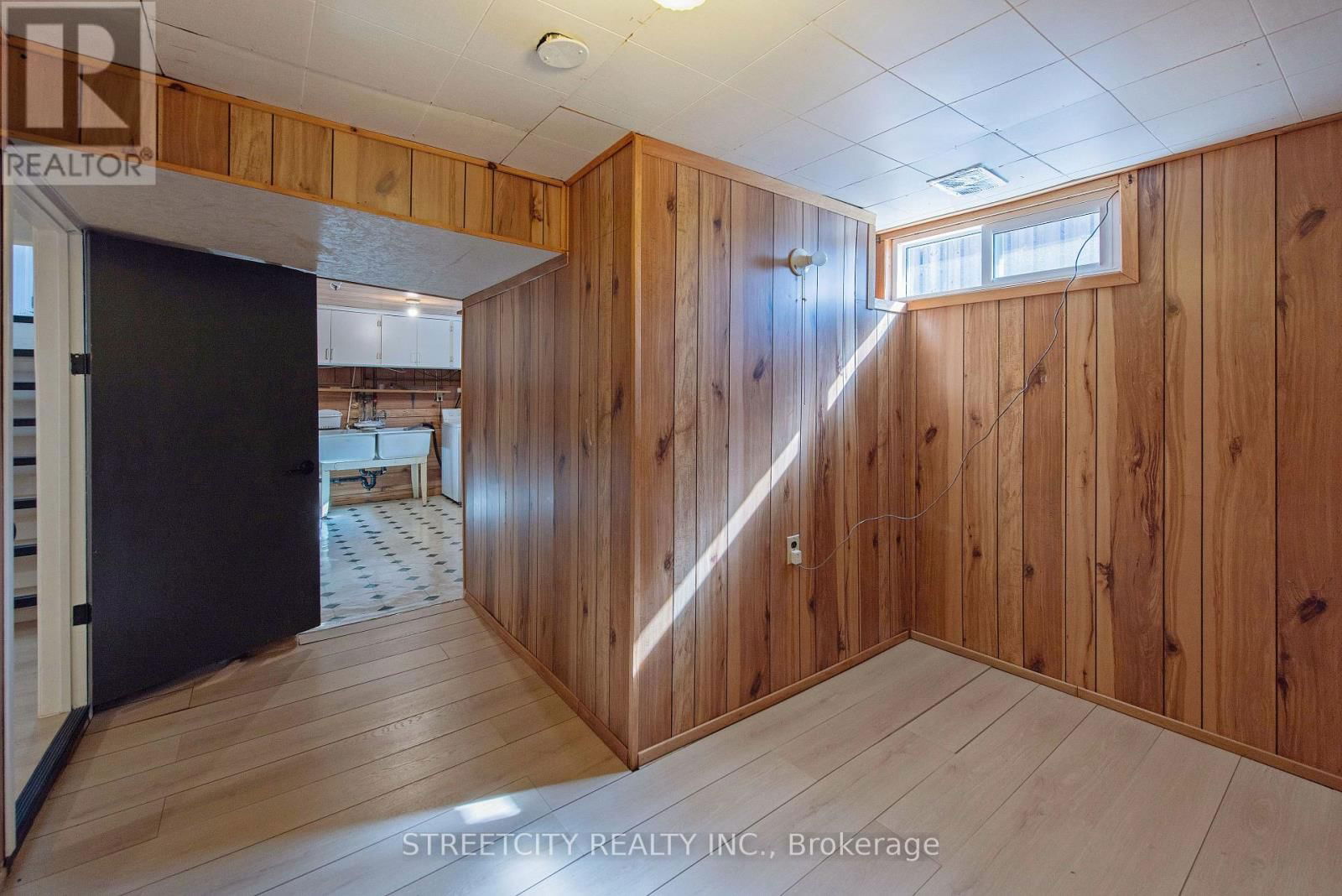 69 ALAYNE CRESCENT Image 33
