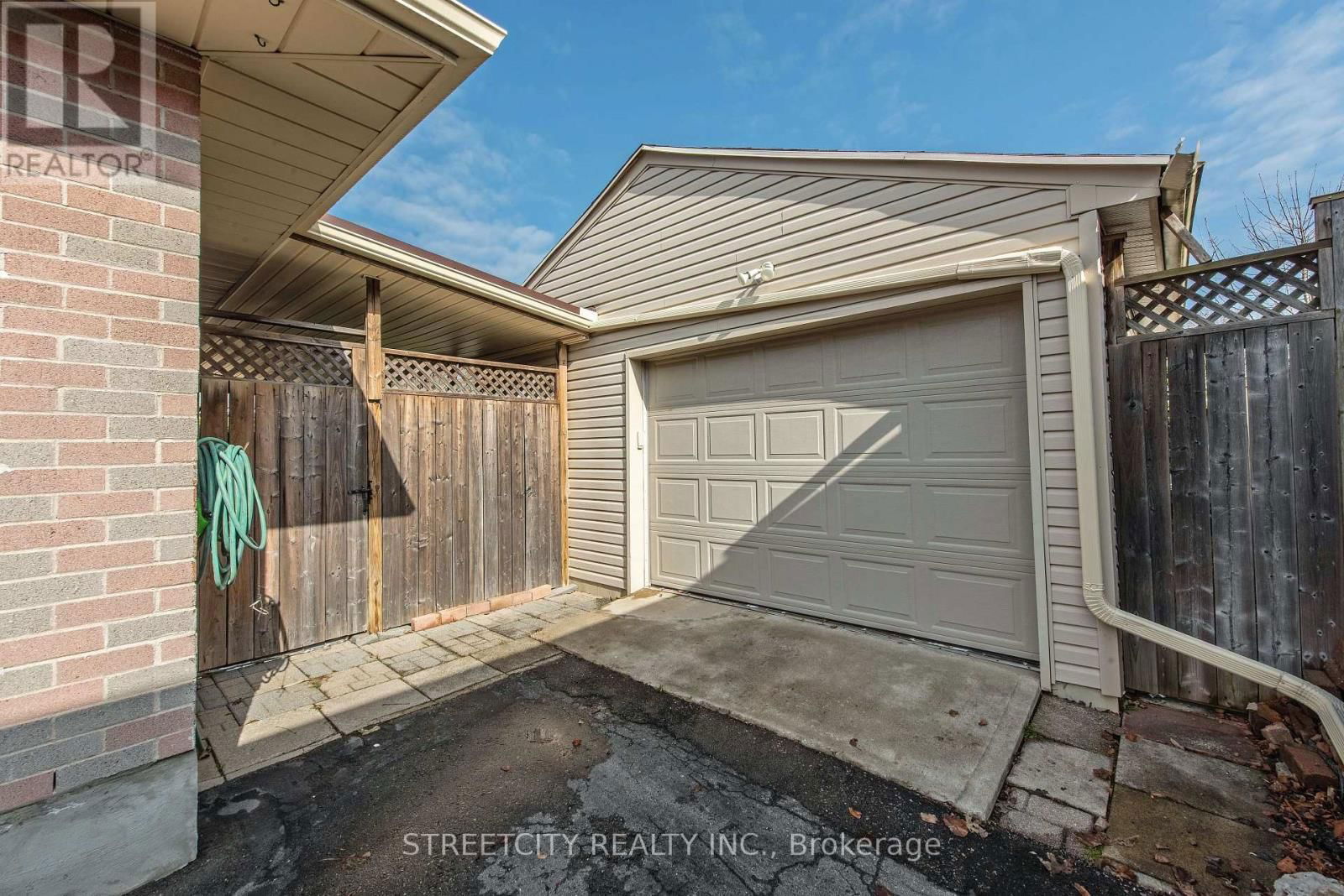 69 ALAYNE CRESCENT Image 39