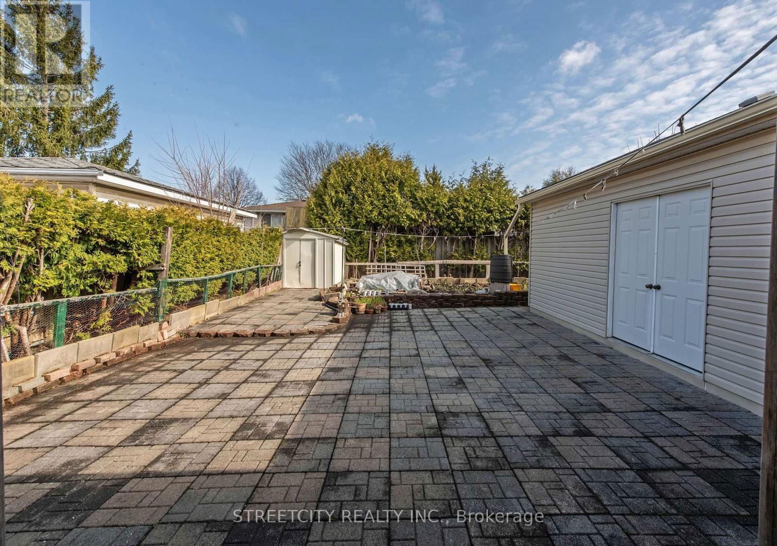 69 ALAYNE CRESCENT Image 42