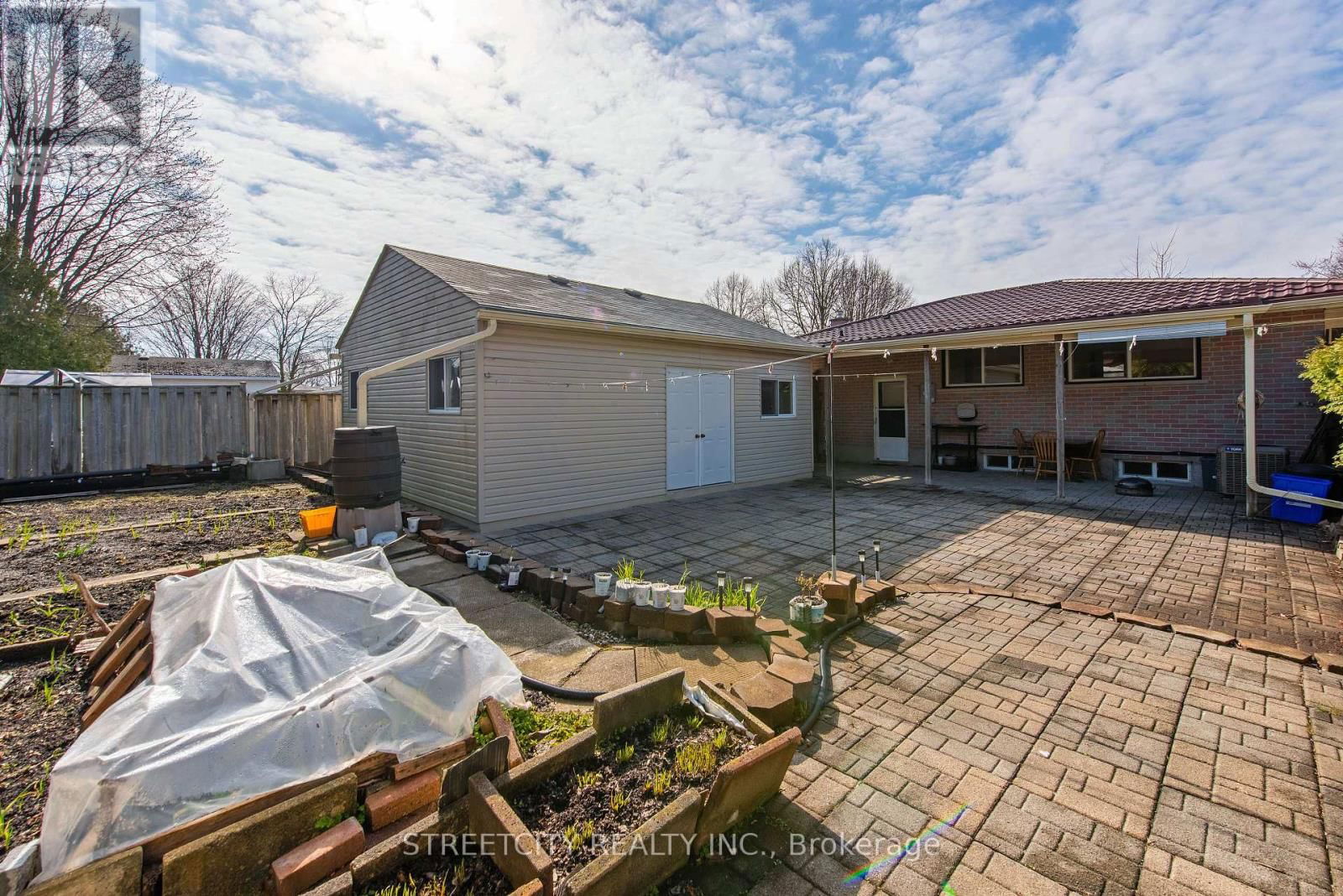 69 ALAYNE CRESCENT Image 45