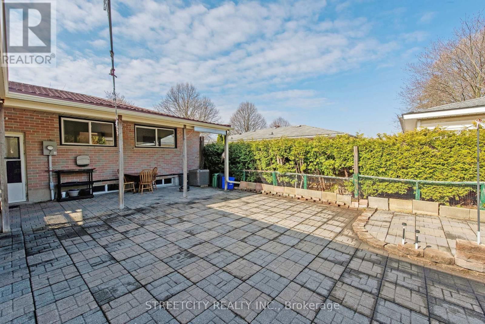 69 ALAYNE CRESCENT Image 47