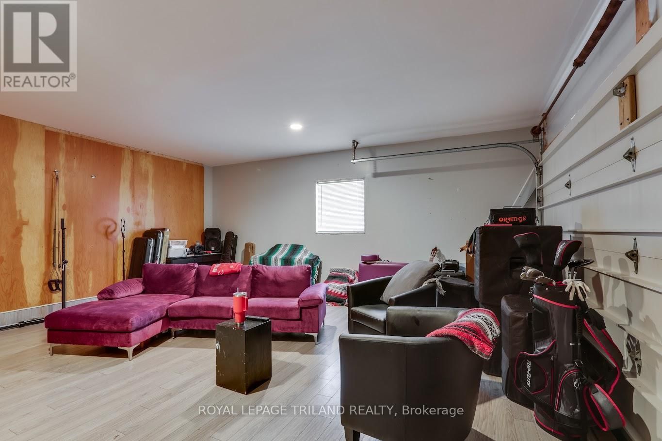 7933 KATHARINE CRESCENT Image 22
