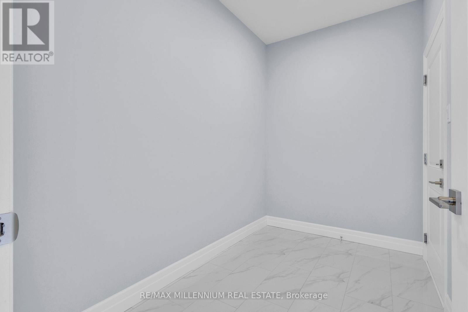 176 FOXBOROUGH PLACE Image 10