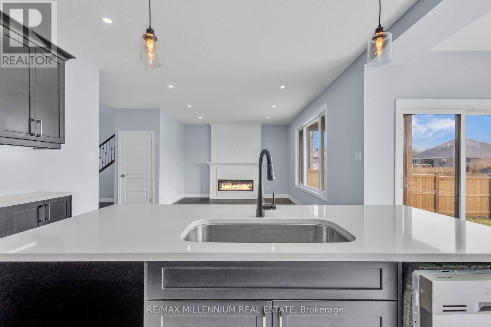 176 FOXBOROUGH PLACE Image 17