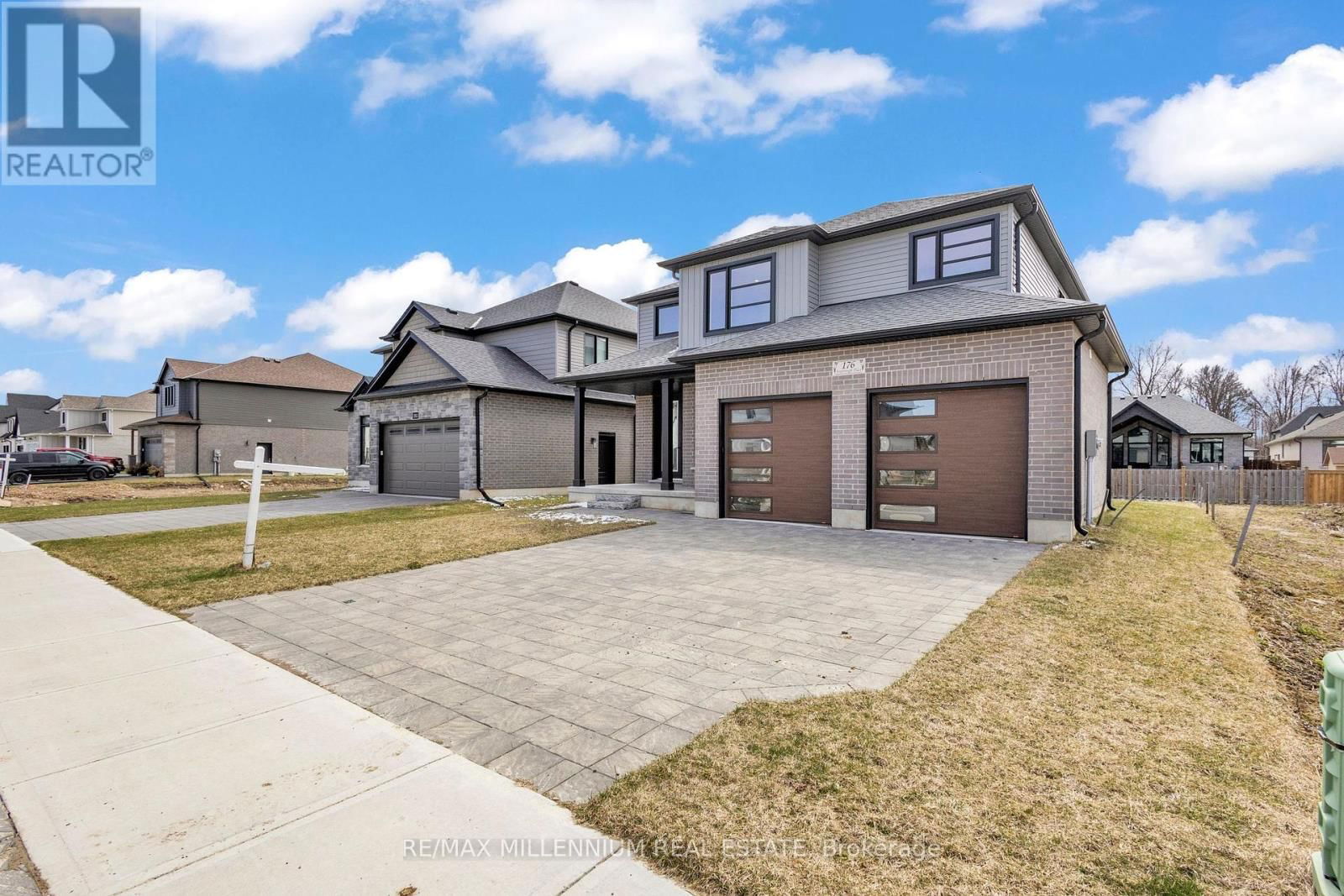 176 FOXBOROUGH PLACE Image 2