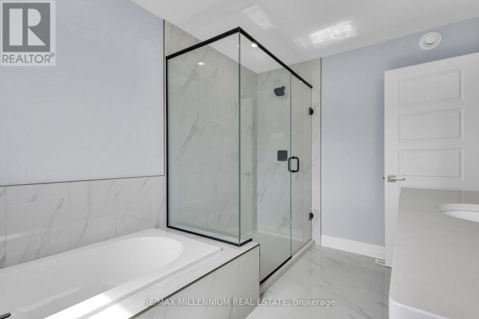 176 FOXBOROUGH PLACE Image 22