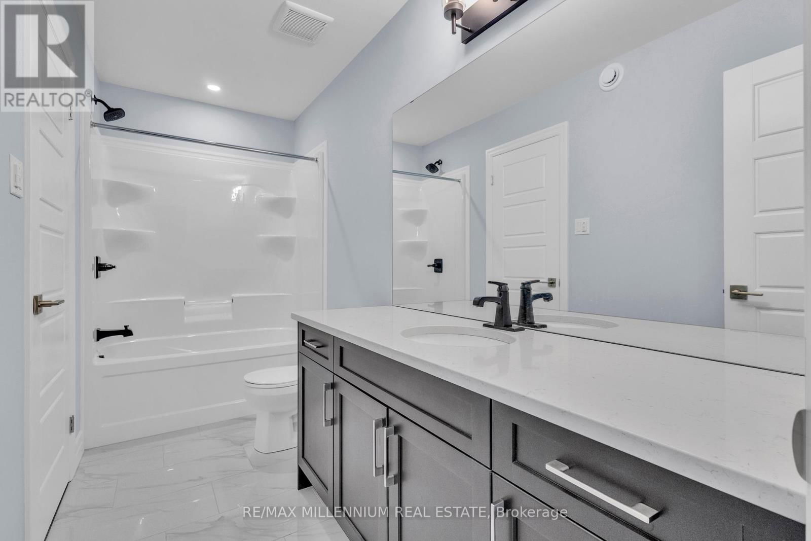 176 FOXBOROUGH PLACE Image 24