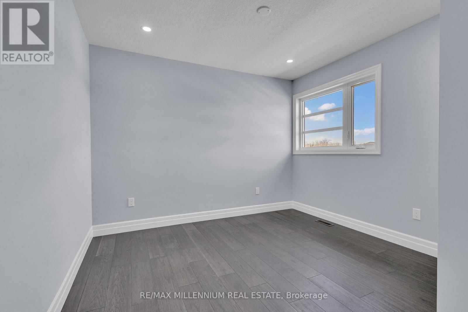 176 FOXBOROUGH PLACE Image 26