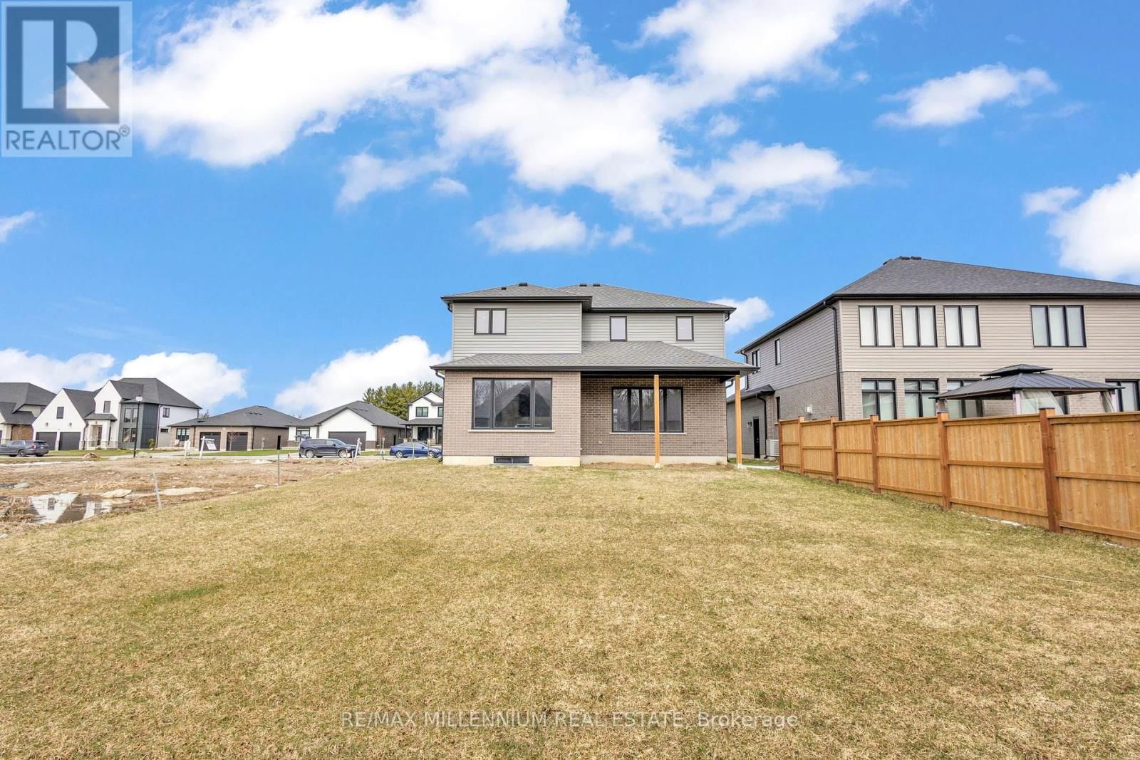176 FOXBOROUGH PLACE Image 29