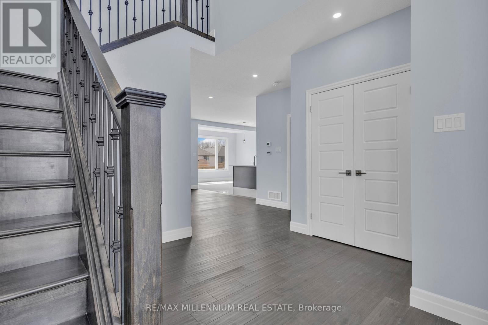 176 FOXBOROUGH PLACE Image 7