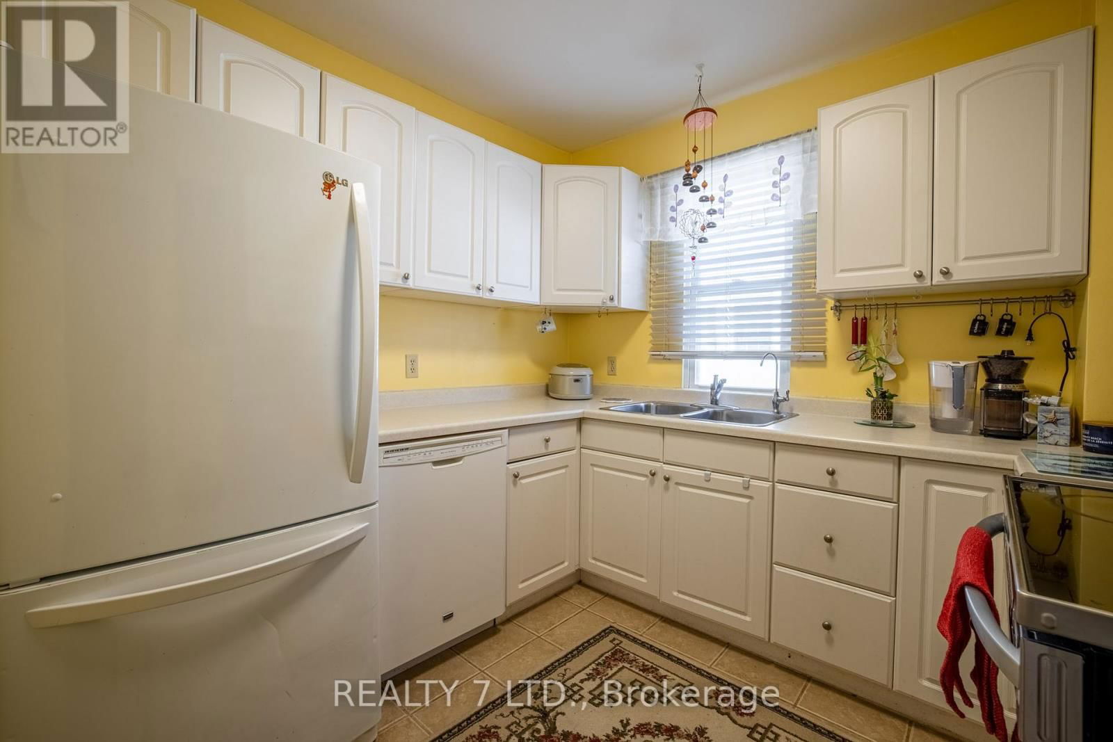 5917 SYMMES STREET Image 11