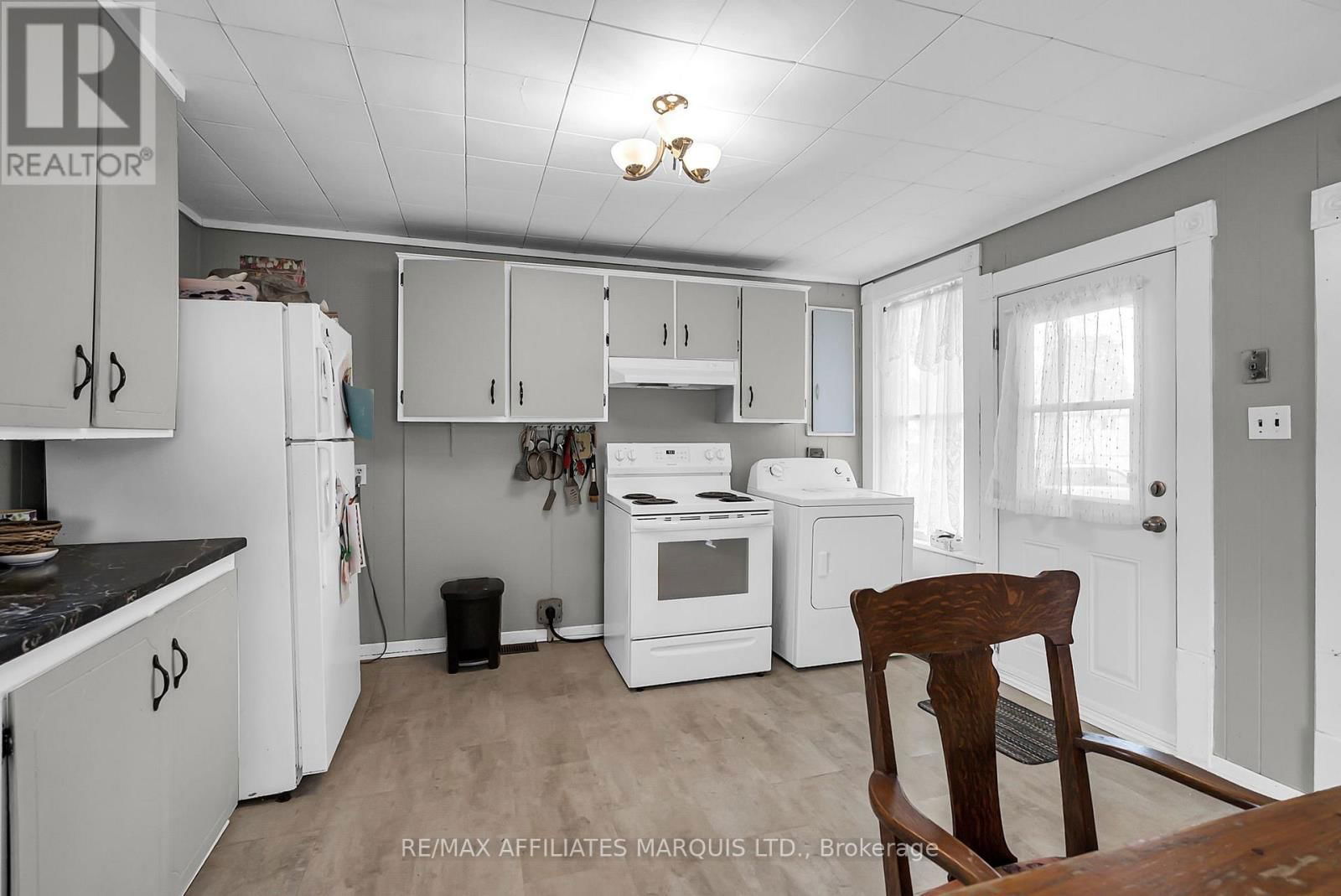 7 SPRUCE STREET Image 12