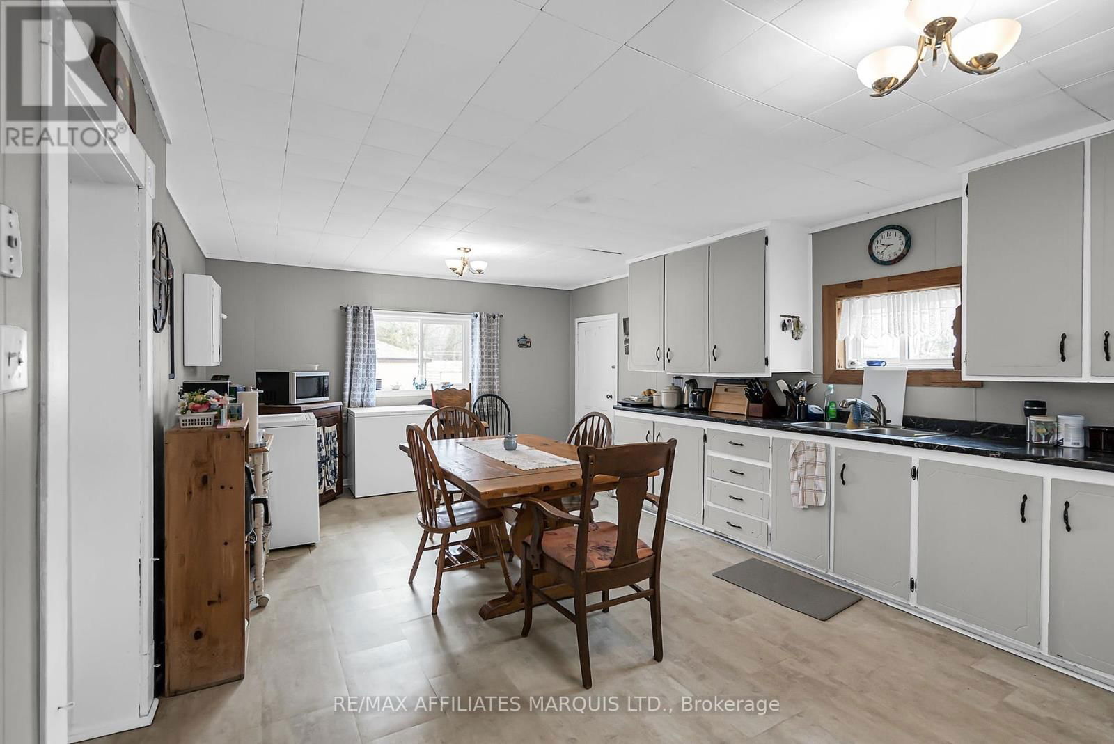7 SPRUCE STREET Image 13