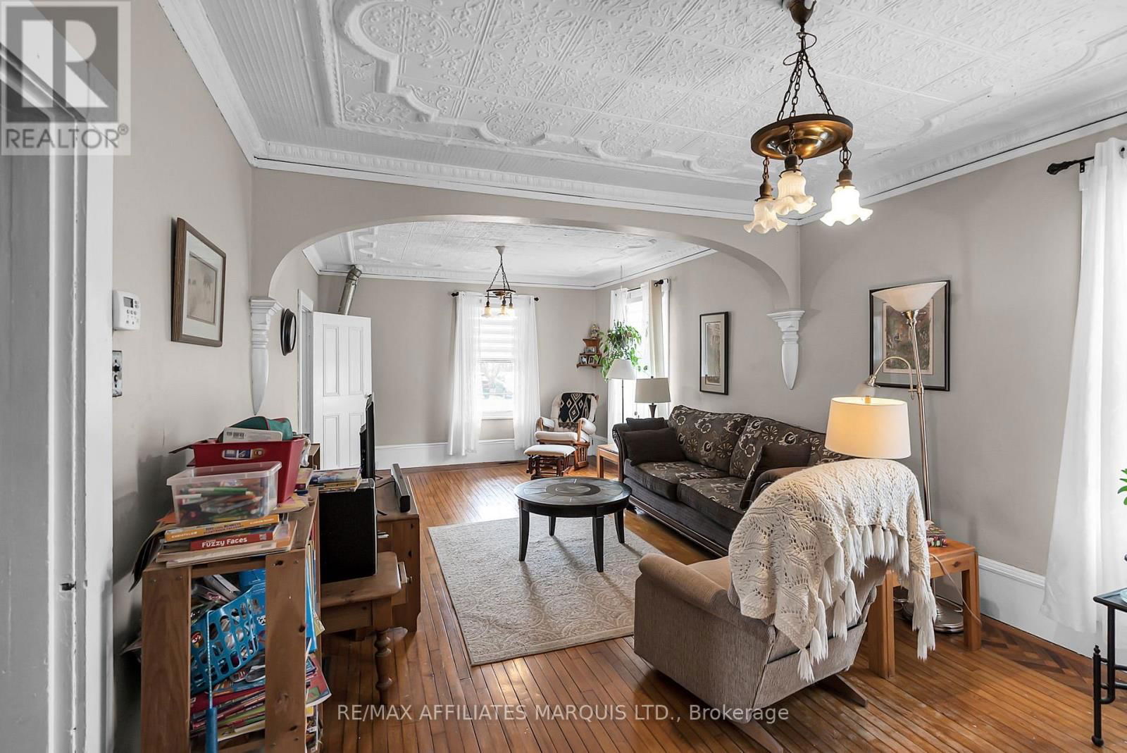 7 SPRUCE STREET Image 4