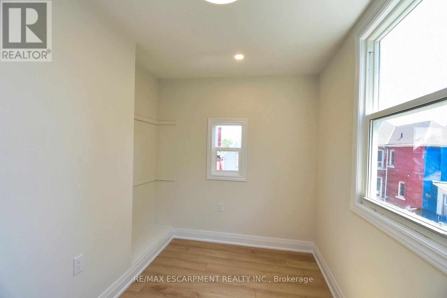 126 EVANS STREET Image 26