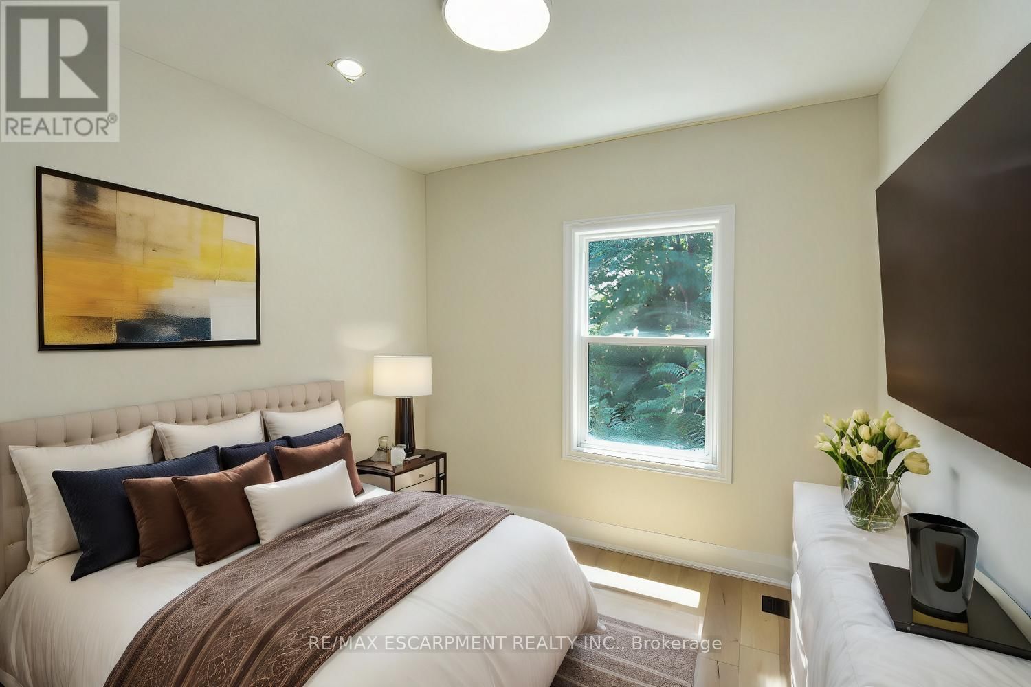 126 EVANS STREET Image 28