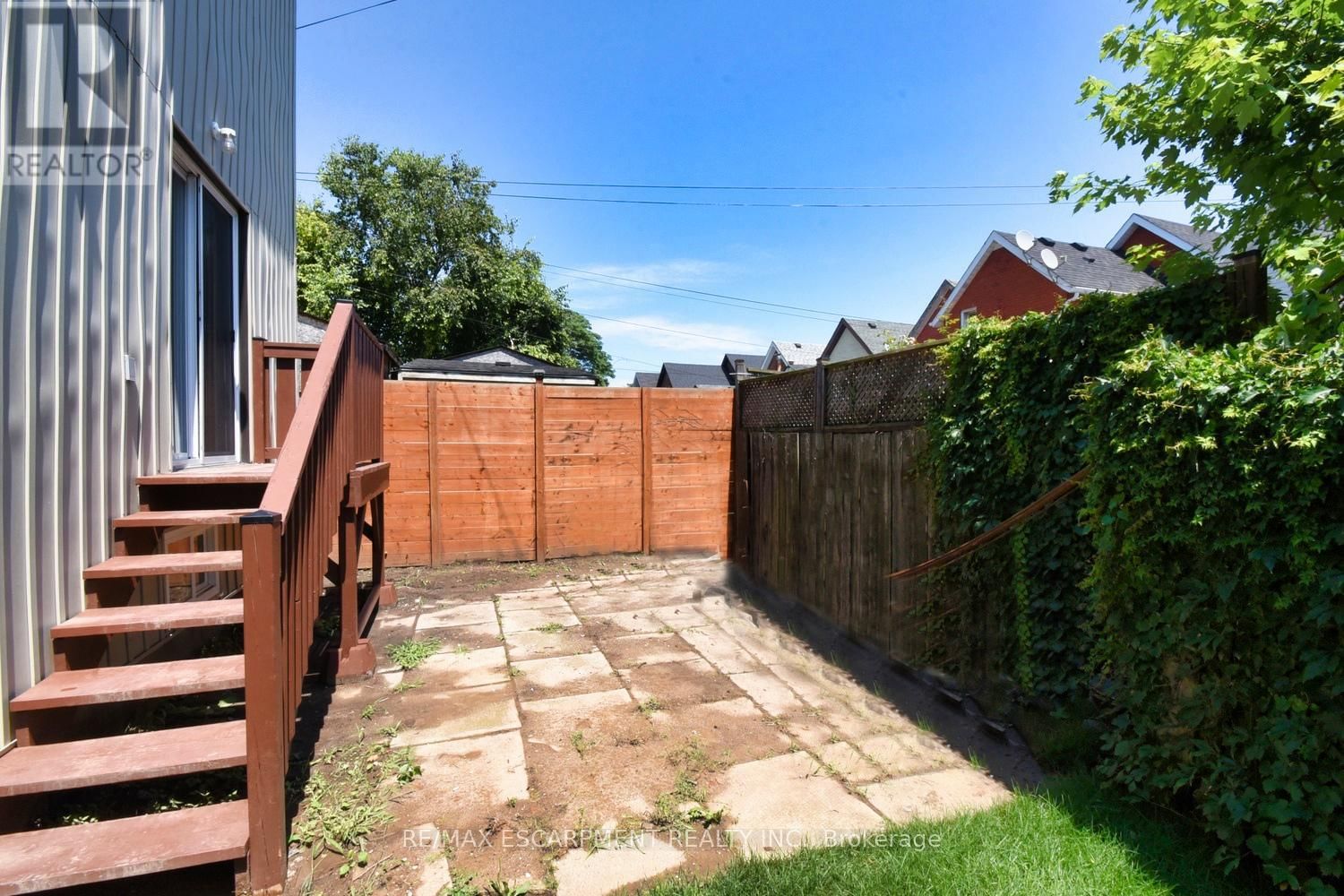 126 EVANS STREET Image 36